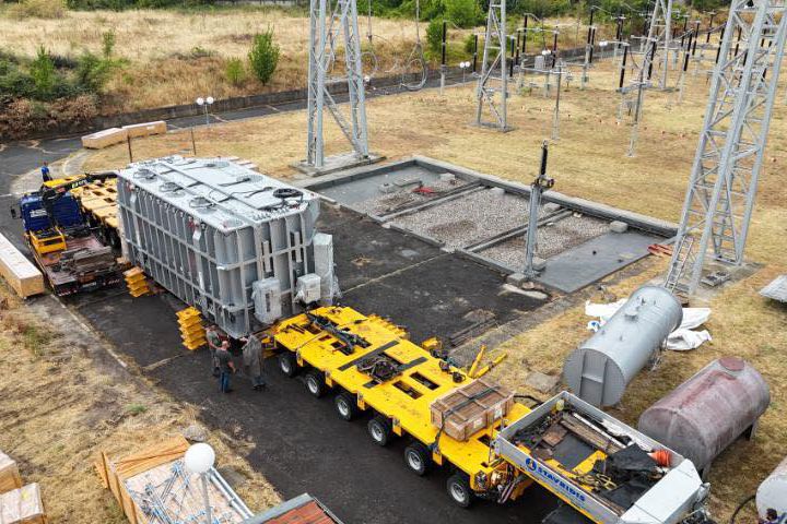 Reinforcing the Network: New 400/110 kV Transformer Delivered at SS Dubrovo 
