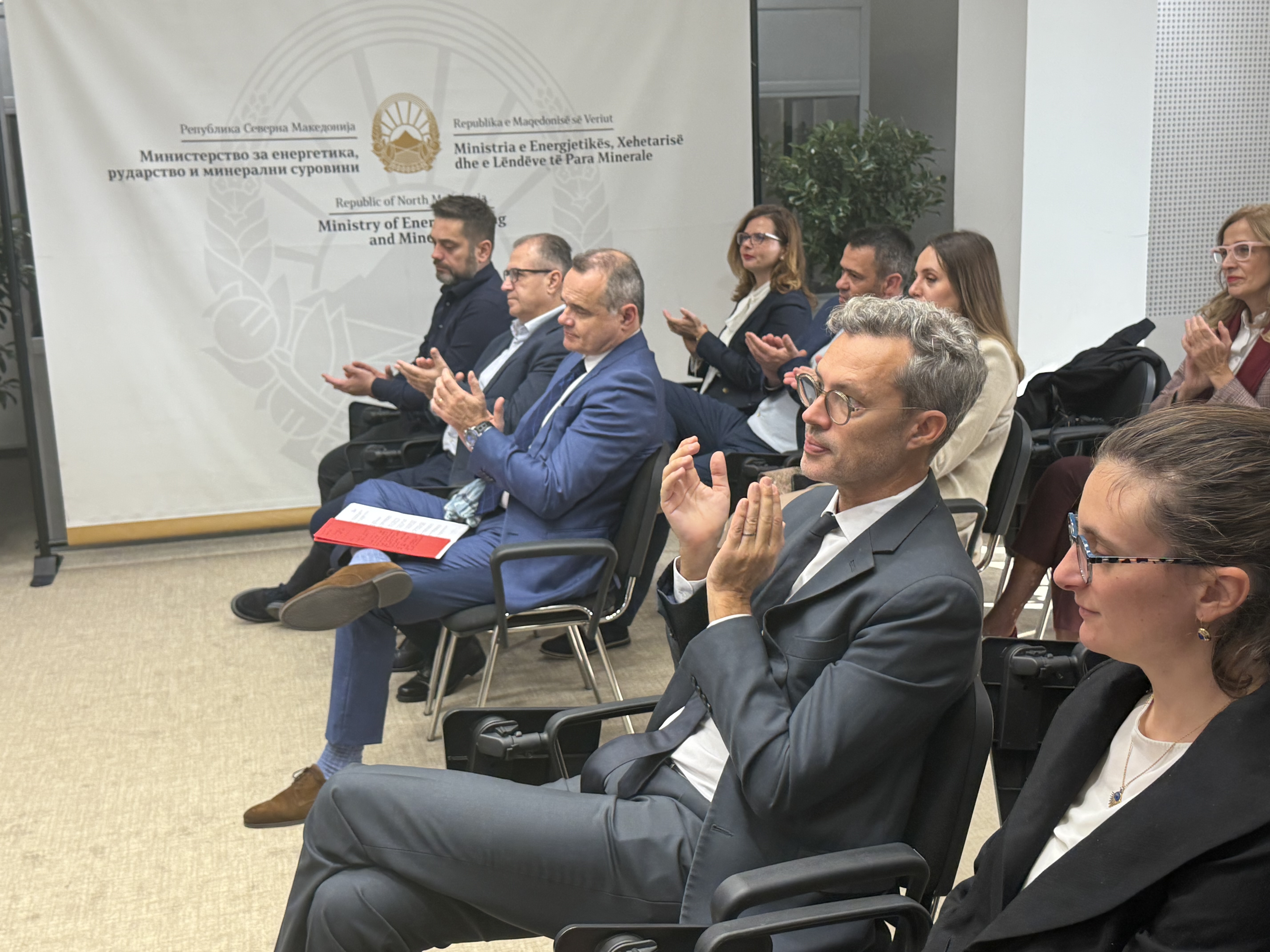 Nënshkruhet marrëveshja për grant për një rrjet transmetues modern dhe digjital në Maqedoninë e Veriut